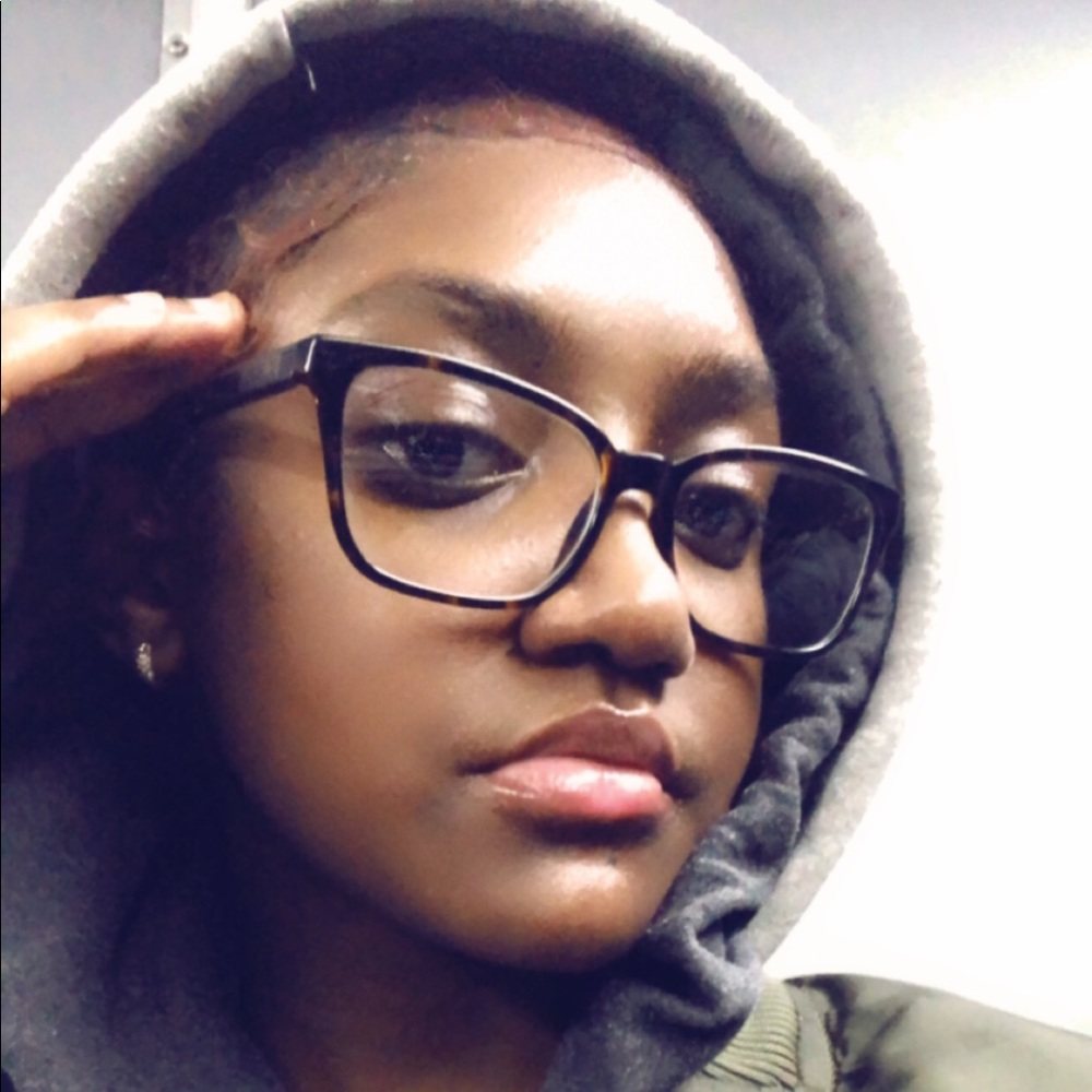 Meet your Posher, Deanna